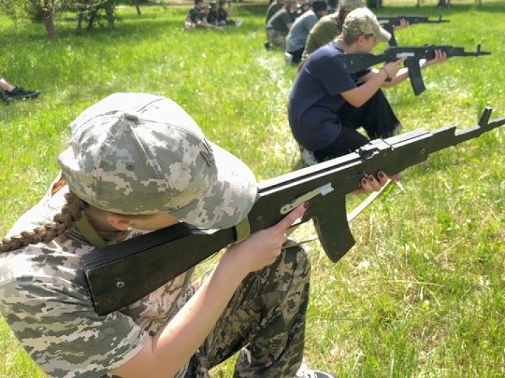 Як на Волині школярі змагаються у грі «Сокіл». ВІДЕО