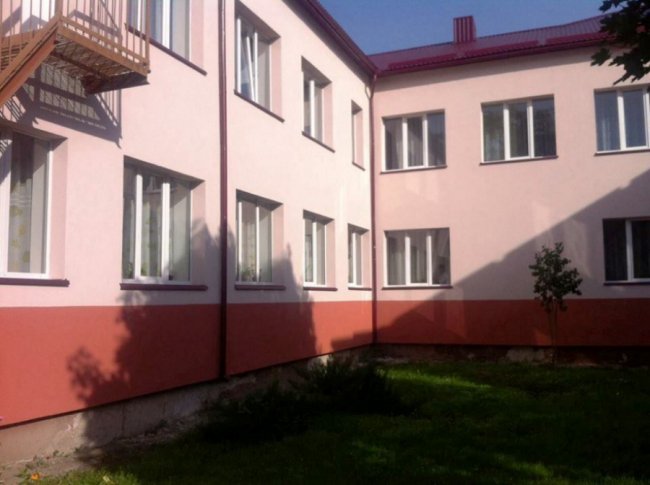 У селищі на Волині відремонтували фасад садочка за 2,5 мільйони. ФОТО