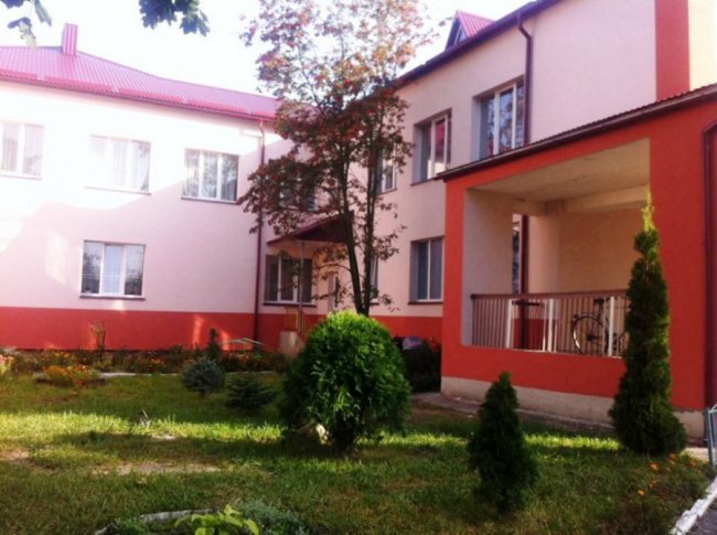 У селищі на Волині відремонтували фасад садочка за 2,5 мільйони. ФОТО
