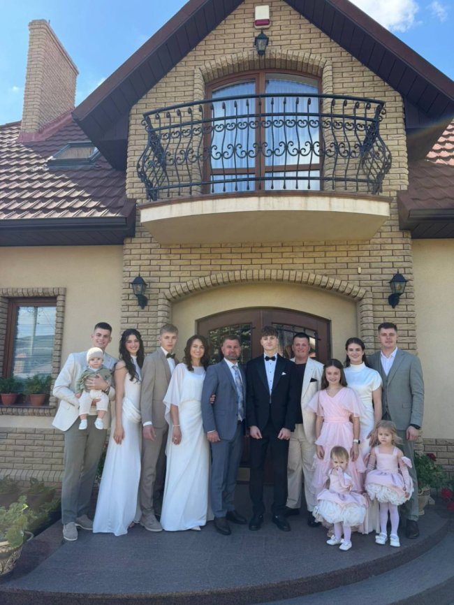 Родина Князєвих. Фото зі сторінки Facebook