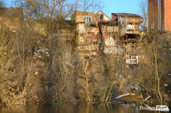 Луцькі будинки в районі Вишкова сповзають в Стир