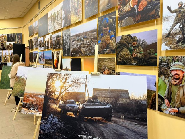 «Небу  навіщось потрібні небесні фотографи»: у Ковелі відкрили виставку робіт загиблого Героя Максима Бурди