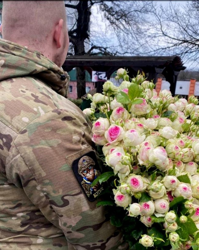 Військовий з Волині, який після поранення перебуває у госпіталі, освідчився коханій. ФОТО