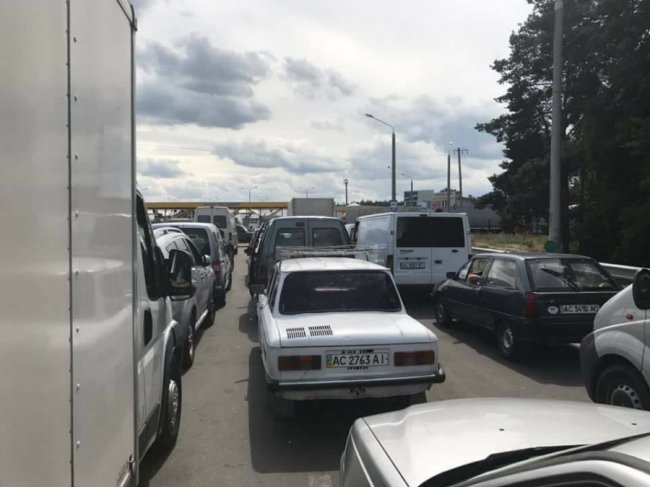 «Народ, ви там офігіли?» - нардеп про черги на «Ягодині»