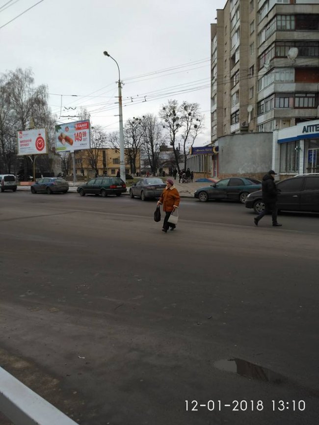Запам’ятайте їх живими: у Луцьку просять впізнати «безсмертних» пішоходів