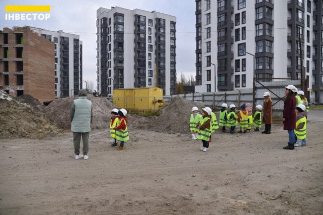 Маленьким лучанам влаштували екскурсію на будівництво ЖК «Супернова»*