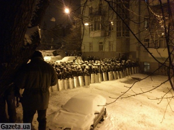 Штурм барикад Євромайдану. ФОТО. ВІДЕО