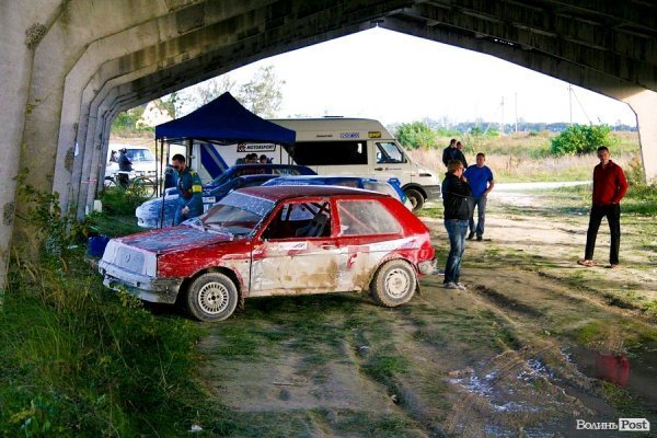 Під Луцьком відбулися автоперегони «ралі-крос». ФОТО