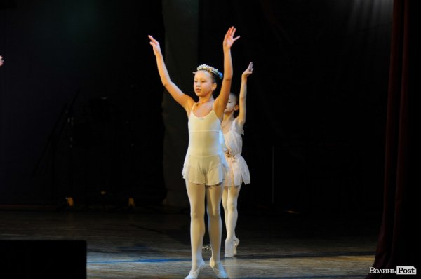 Різдвяний концерт у Луцьку: вальс, вірш і віншування