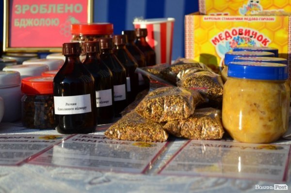 У Луцьку куштують, п’ють та лікуються медами. ФОТО  