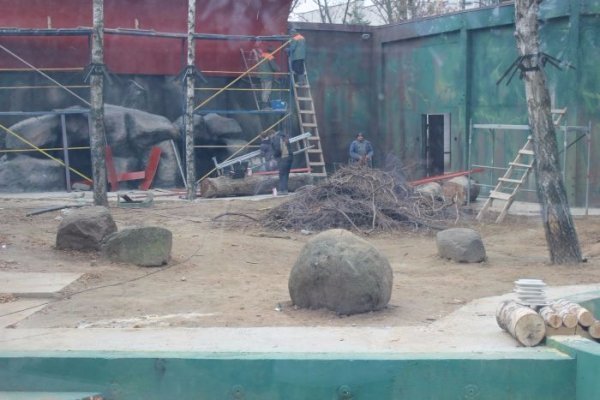 У Луцькому зоопарку наводять чистоту до відкриття. ФОТО