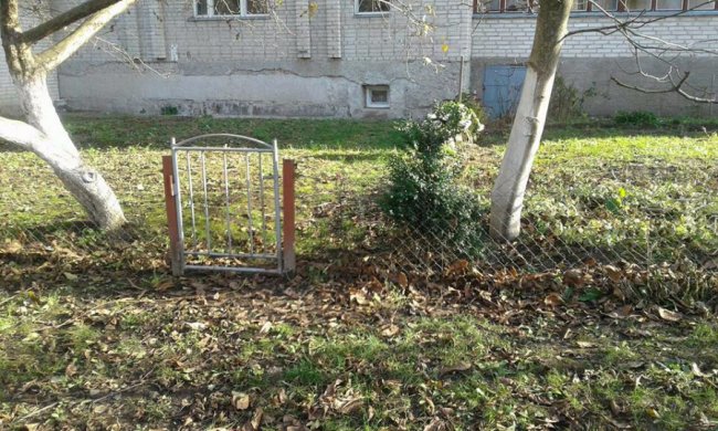 Луцькі муніципали  «борються» з незаконними огорожами