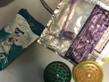 Пасажир автобуса  у пачці з-під серветок віз наркотики через Волинь до Польщі 