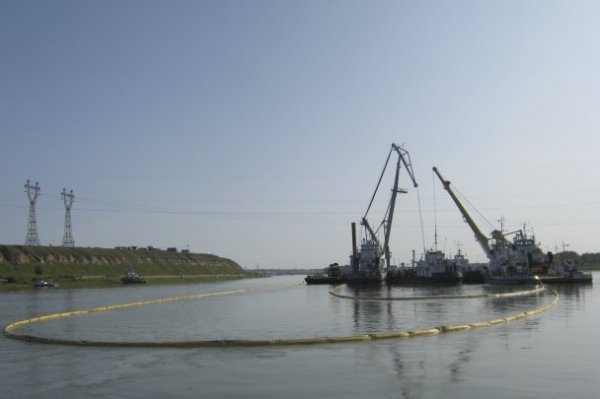 Як діставали теплохід «Полісся». ФОТО