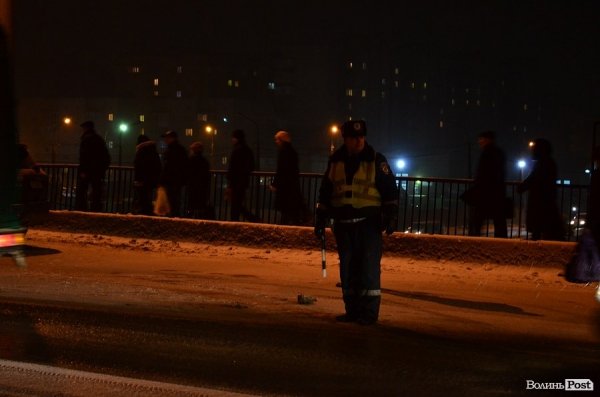 Аварія у Луцьку: через слизоту зіткнулися мікроавтобус, маршрутка і легковик. ФОТО