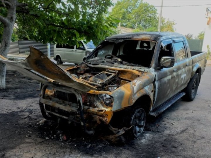 Школяру з Луцька пропонували підпалювати автомобілі за гроші