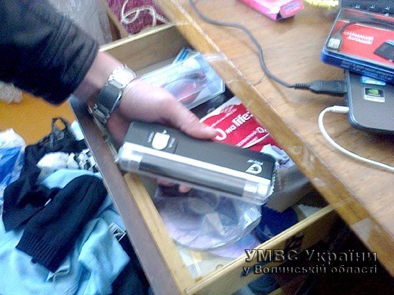 Двоє волинян «погоріли» на торгівлі наркотиками. ФОТО