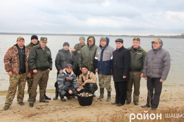 У волинське озеро випустили коропів