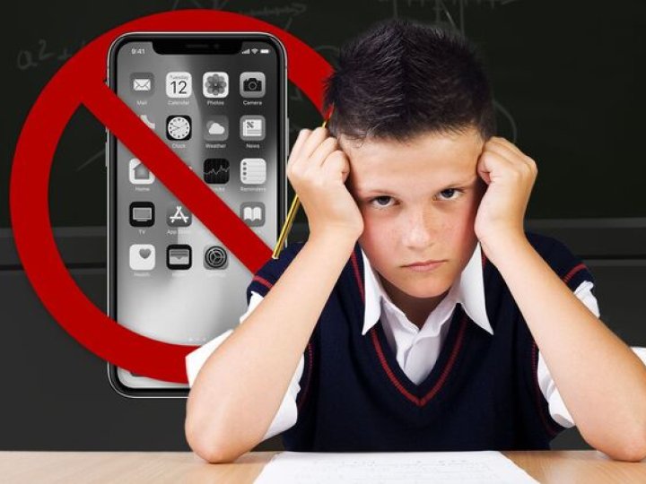 Затвердили перелік предметів, із якими заборонено перебувати у школах. СПИСОК