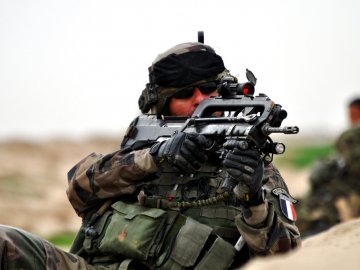 МЗС росії обнадіює: Франція у квітні може перекинути війська до України