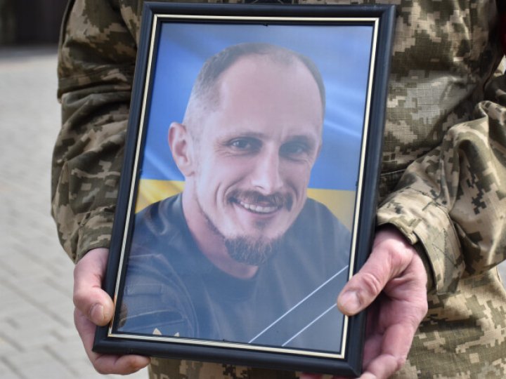 У Луцьку попрощались з воїном Дмитром Гуцаленком