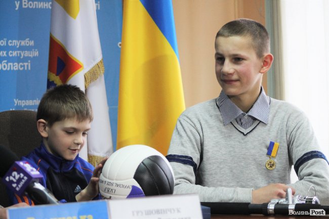На Волині нагородили школяра, який врятував 8-річного хлопчика. ФОТО