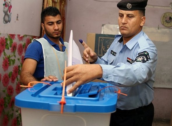 Сили безпеки Іраку беруть участь у парламентських виборах. Основні вибори відбудуться 30 квітня, проте для силовиків виділено окремий день