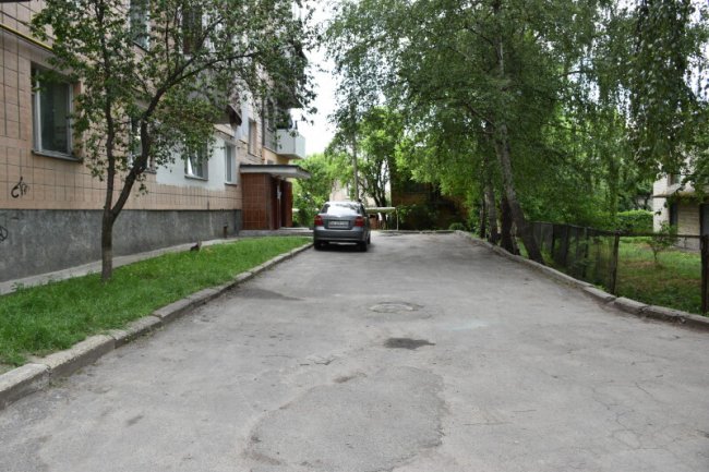 У Луцьку візьмуться капітально ремонтувати один з дворів. ФОТО