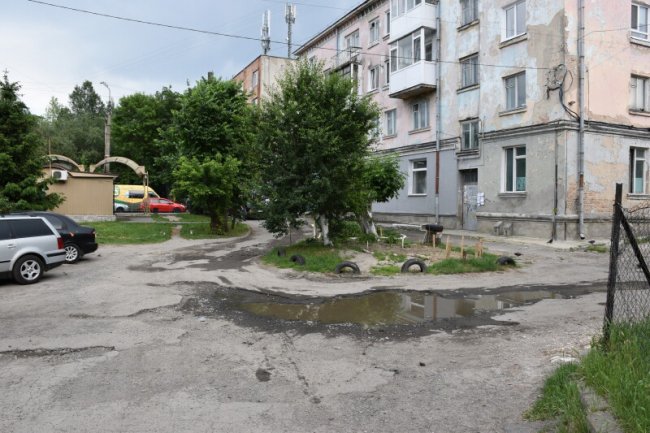 У Луцьку візьмуться капітально ремонтувати один з дворів. ФОТО