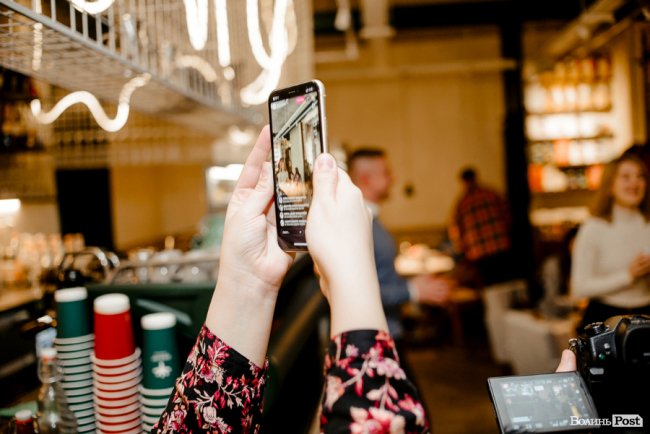 «Інвестор» вміє дивувати»: будівельна компанія розіграла мандрівку до Амстердаму. ФОТО*