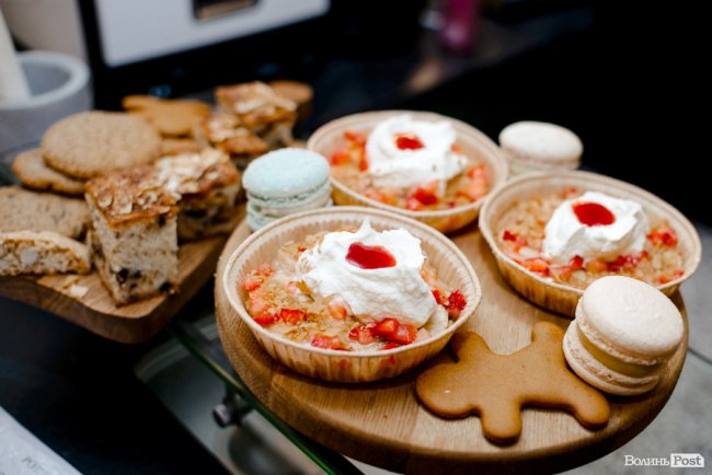 «Інвестор» вміє дивувати»: будівельна компанія розіграла мандрівку до Амстердаму. ФОТО*