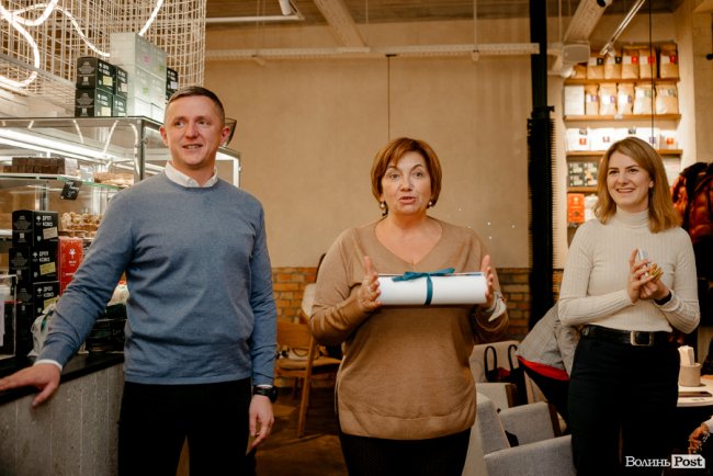 «Інвестор» вміє дивувати»: будівельна компанія розіграла мандрівку до Амстердаму. ФОТО*