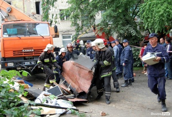 У завалах будинку в Луцьку знайшли тіло другого загиблого. ФОТО