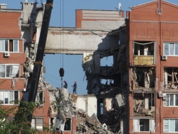 Під завалами будинку у Дніпрі знайшли тіло жінки: кількість загиблих зросла до двох