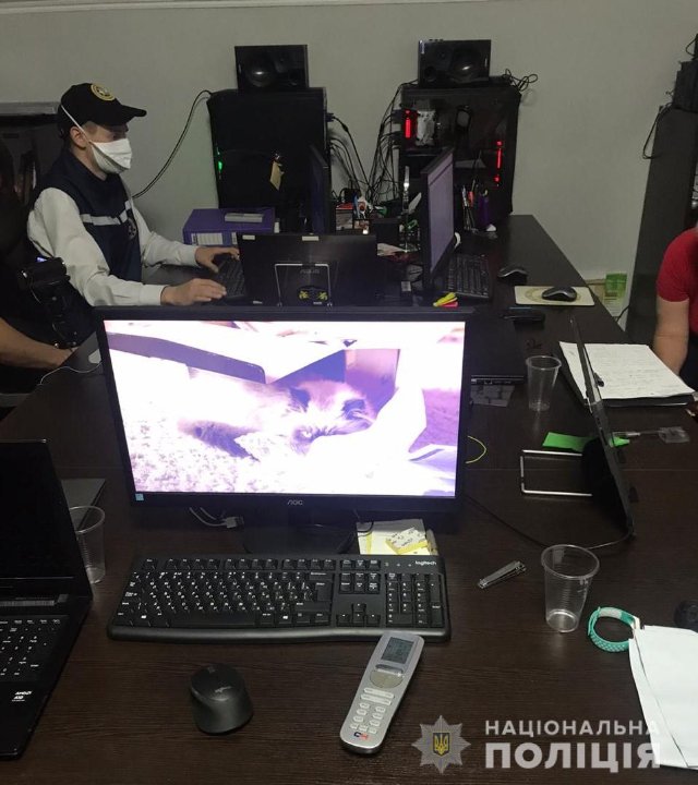 На Вінниччині австрієць та українка під виглядом модельної агенції облаштували дитячу порностудію. ФОТО