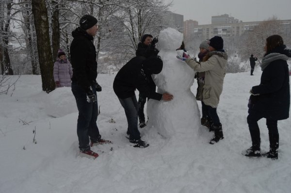 Гірки, ковзанки, шахи: «Спортивна зима» у Луцьку