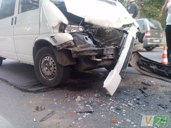 Водій, що в’їхав у луцьку маршрутку, зізнався, що був напідпитку. ФОТО