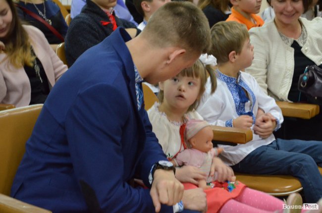 У Луцьку виступали «сонячні» люди. ФОТО