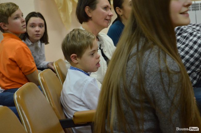 У Луцьку виступали «сонячні» люди. ФОТО