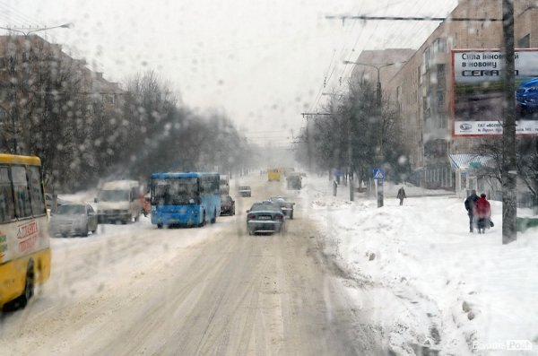 Луцьк знов у снігу. ФОТО