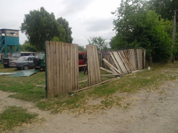 Копачі бурштину штурмували прикордонний підрозділ. ФОТО. ВІДЕО 18+