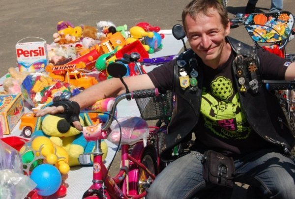 Байкери привезли дітям гостинці