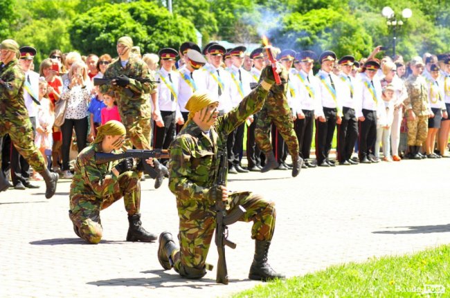 Фото випускного у військовому ліцеї в Луцьку