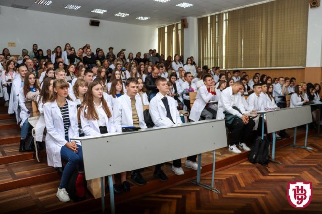 ВНУ імені Лесі Українки поповнився 4400 студентами. ФОТО