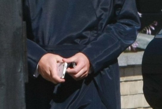 Московський священик у Києві силою відібрав мобільник у журналістки. ФОТО