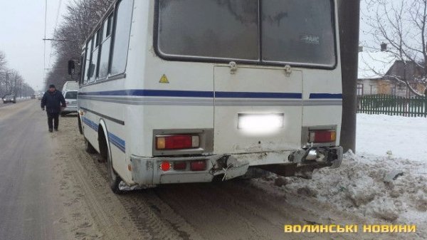 У Луцьку авто в’їхало в рейсовий автобус