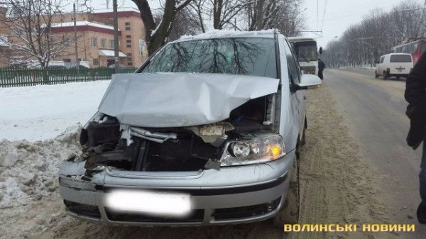 У Луцьку авто в’їхало в рейсовий автобус
