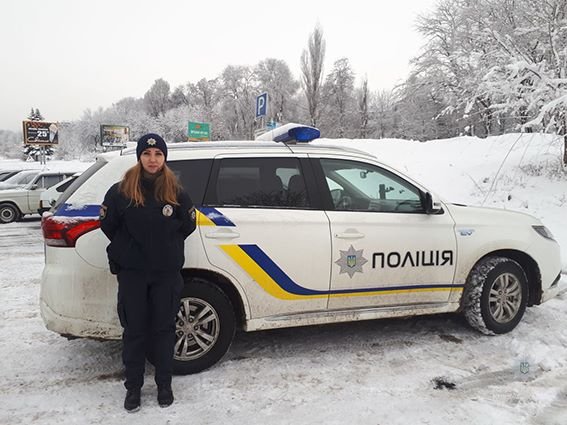 Патрульна на побаченні затримала розбійника