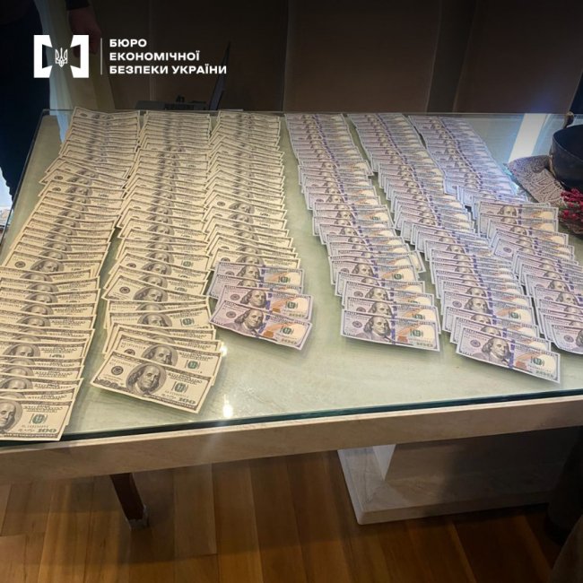 Підробляли посвідчення водіїв і техпаспорти: викрили волинян, які торгували фальшивими документами