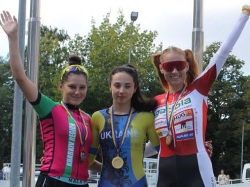 Волинська велосипедистка привезла три золоті медалі з чемпіонату України